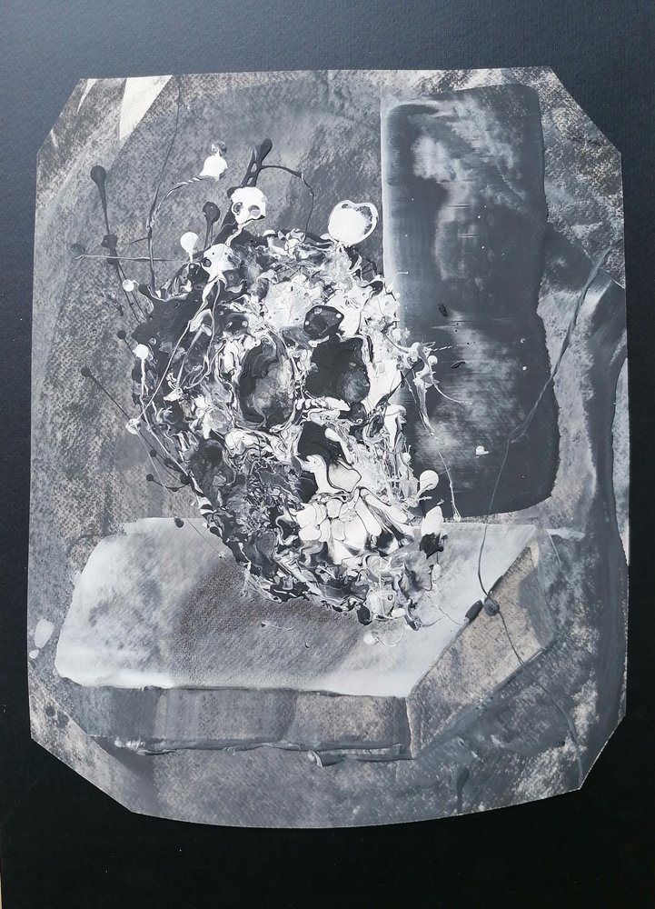 Natureza-morta abstrata com caveira de Stefano Mazzolini