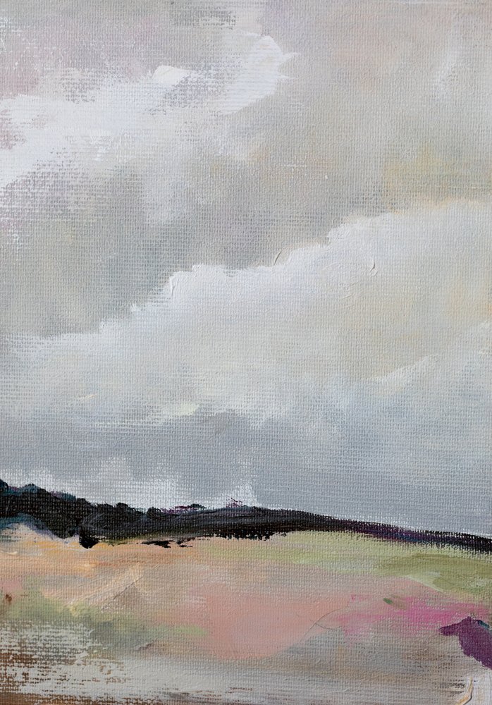 Paisagem em tons pastel e nublada de Tamar Green
