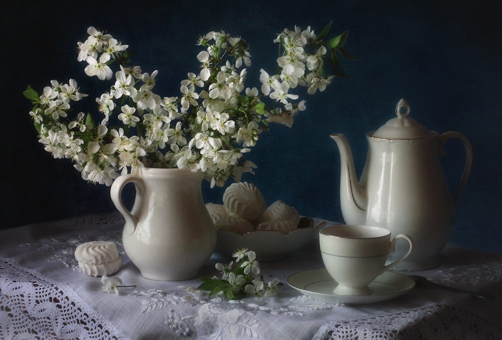 Hora do Chá das Flores Brancas de Tatyana Skorokhod