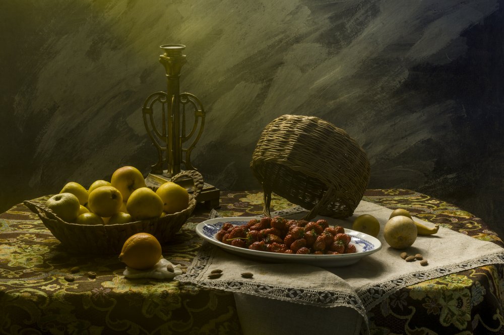 Natureza morta sombria com frutas de UstinaGreen