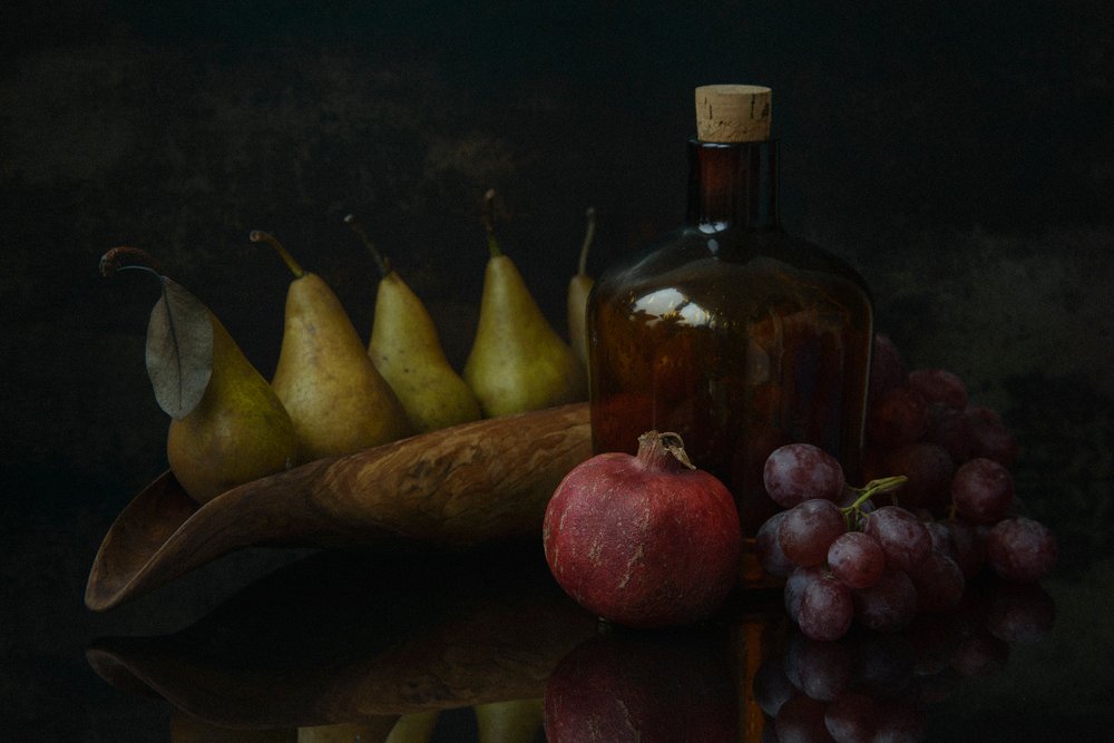 Natureza morta sombria com frutas de Vladimir Pavlovskyy