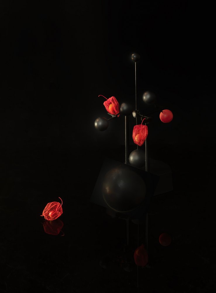 Lanternas Flutuantes - Dark Mobile de Yi Pan