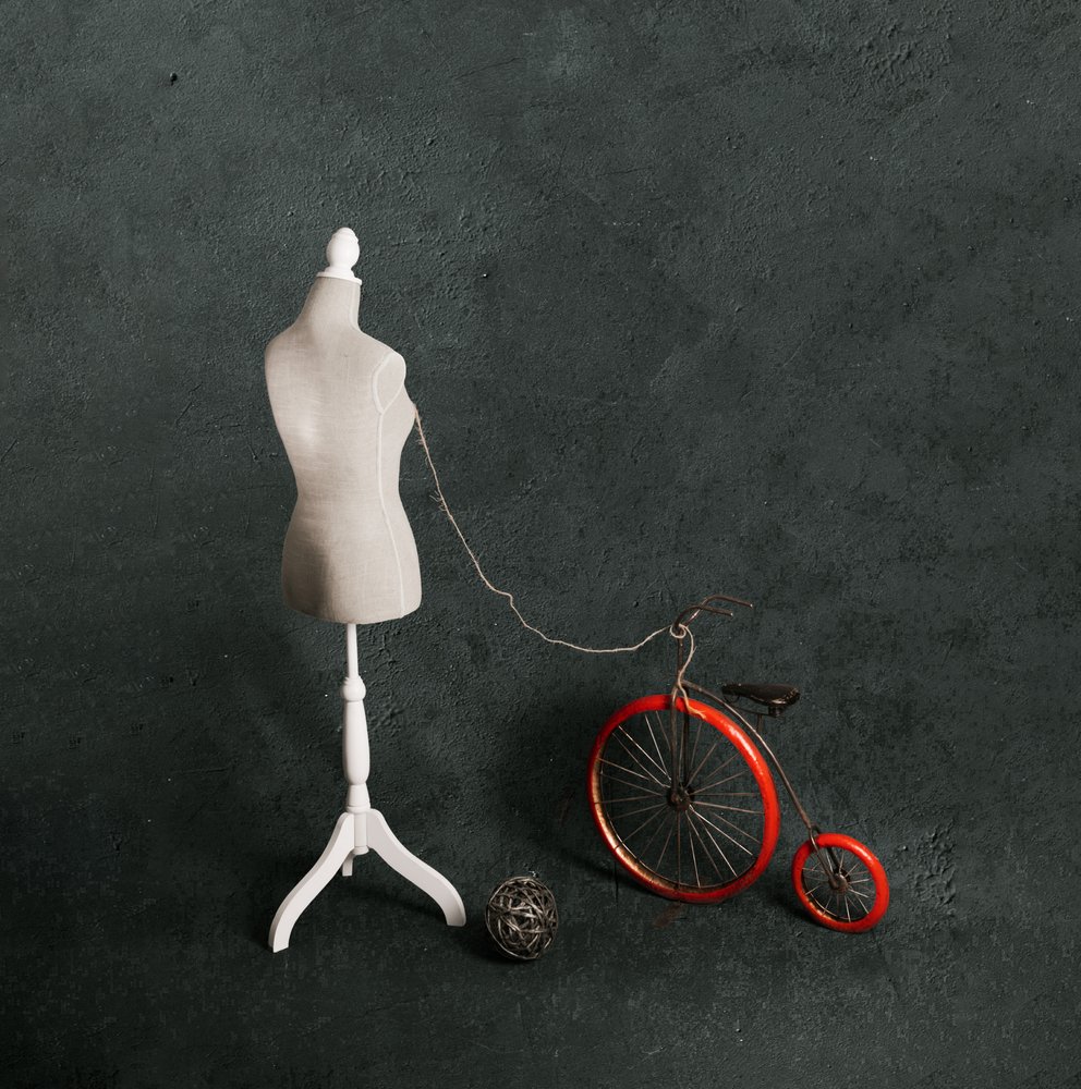 Manequim Bicicleta Vermelha de chenyi wang