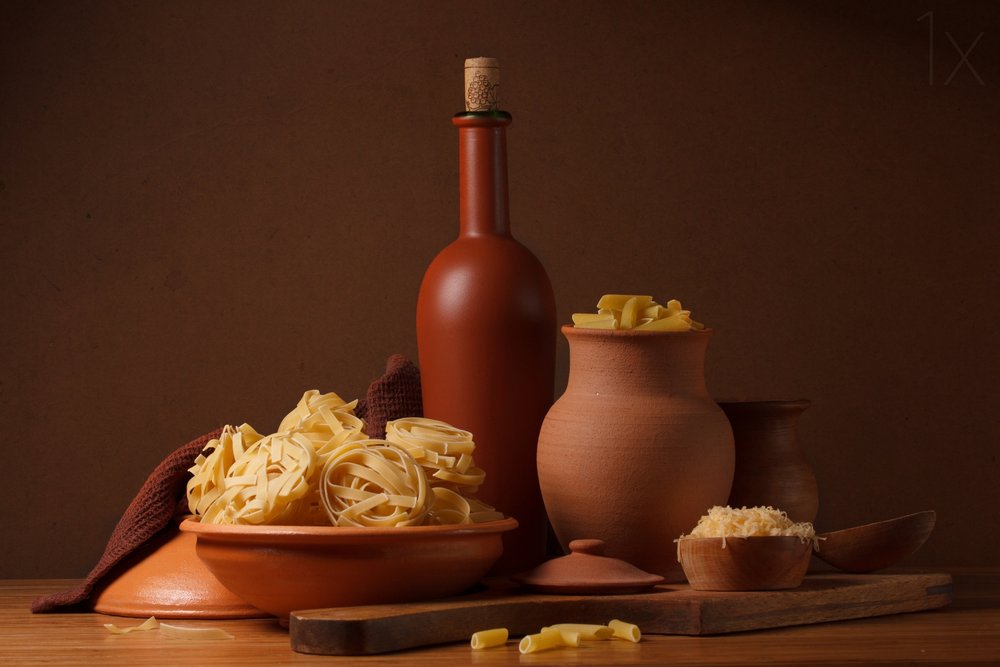 Natureza morta numa cozinha italiana de magnola