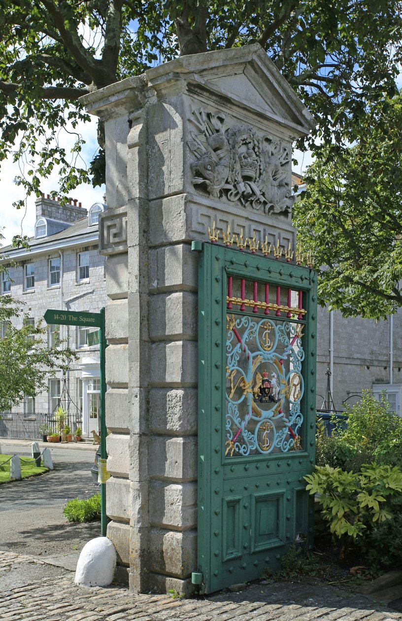 Portão-cais com edifícios da Praça além, do antigo Royal Naval Hospital, Plymouth de Unbekannt Unbekannt