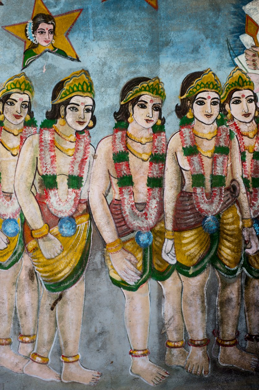 Pintura de divindades hindu na parede de um templo em Sangamankanda, na costa leste, Sri Lanka. 29 de maio de 2010. de Unknown
