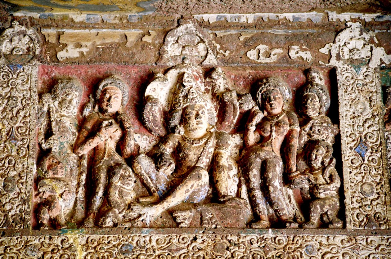 Cinzeladura de pedra em cavernas de Ajanta, Maharashtra, Índia. As 29 cavernas budistas foram escavadas entre o século II aC e a 1ª dC, e a 4ª a 7ª dC, mas não foram descobertas até 1819, aproximadamente de Unknown
