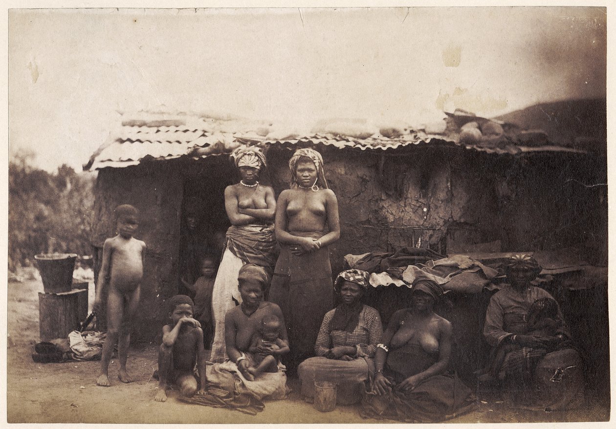 Mulheres e crianças, sudeste da África, c.1880 (albumen print) de Unknown