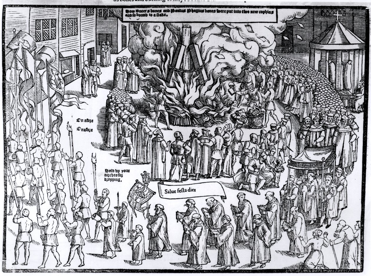 A queima dos restos mortais de Martin Bucer (1491-1551) e Paul Fagius (1504-49) em Market Hill, em Cambridge, em 1557, de "Atos e Monumentos", de John Foxe (1516-87) 1563 de English School