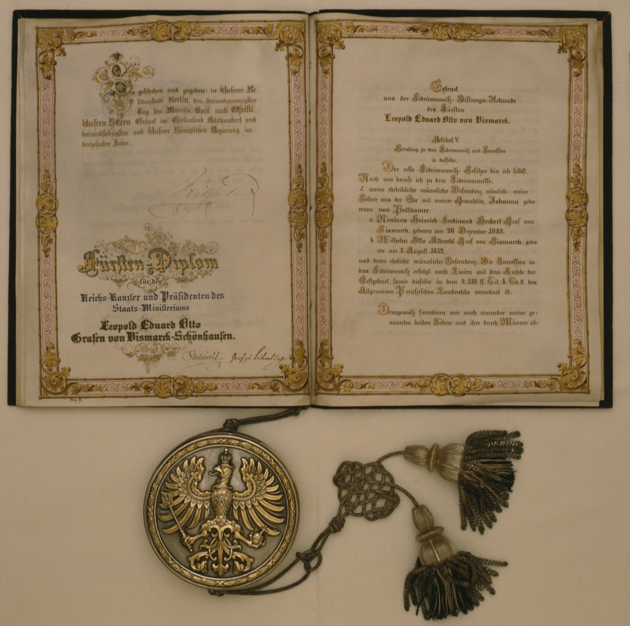 Diploma de Príncipe para o Chanceler da Confederação do Norte da Alemanha e para o Ministro-Presidente da Prússia Leopold Eduard Otto Conde von Bismarck-Schoenhausen, em 23 de abril de 1873 (mídia mista) de German School