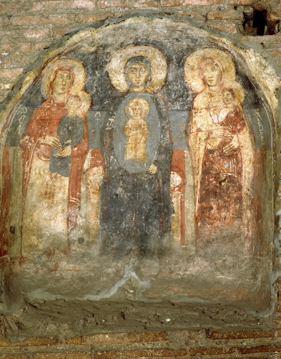 Madonna e a criança com os santos Anne, Elizabeth e John the Baptist de Italian School