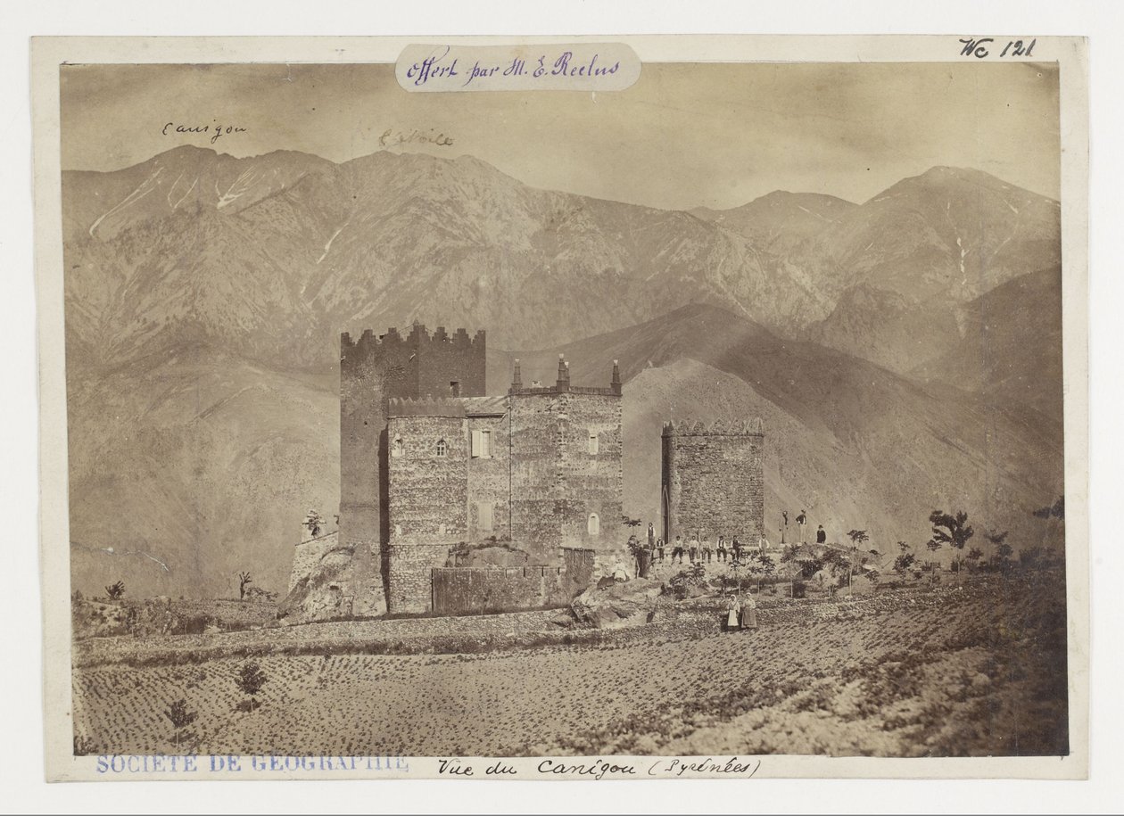 Castelo de Thorrent e vista de Canigou de Unknown