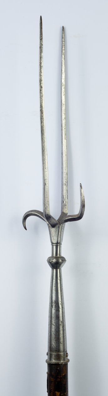 Forquilha militar, c.1600 (ferro com madeira restaurada) de (attr.to) Italian School