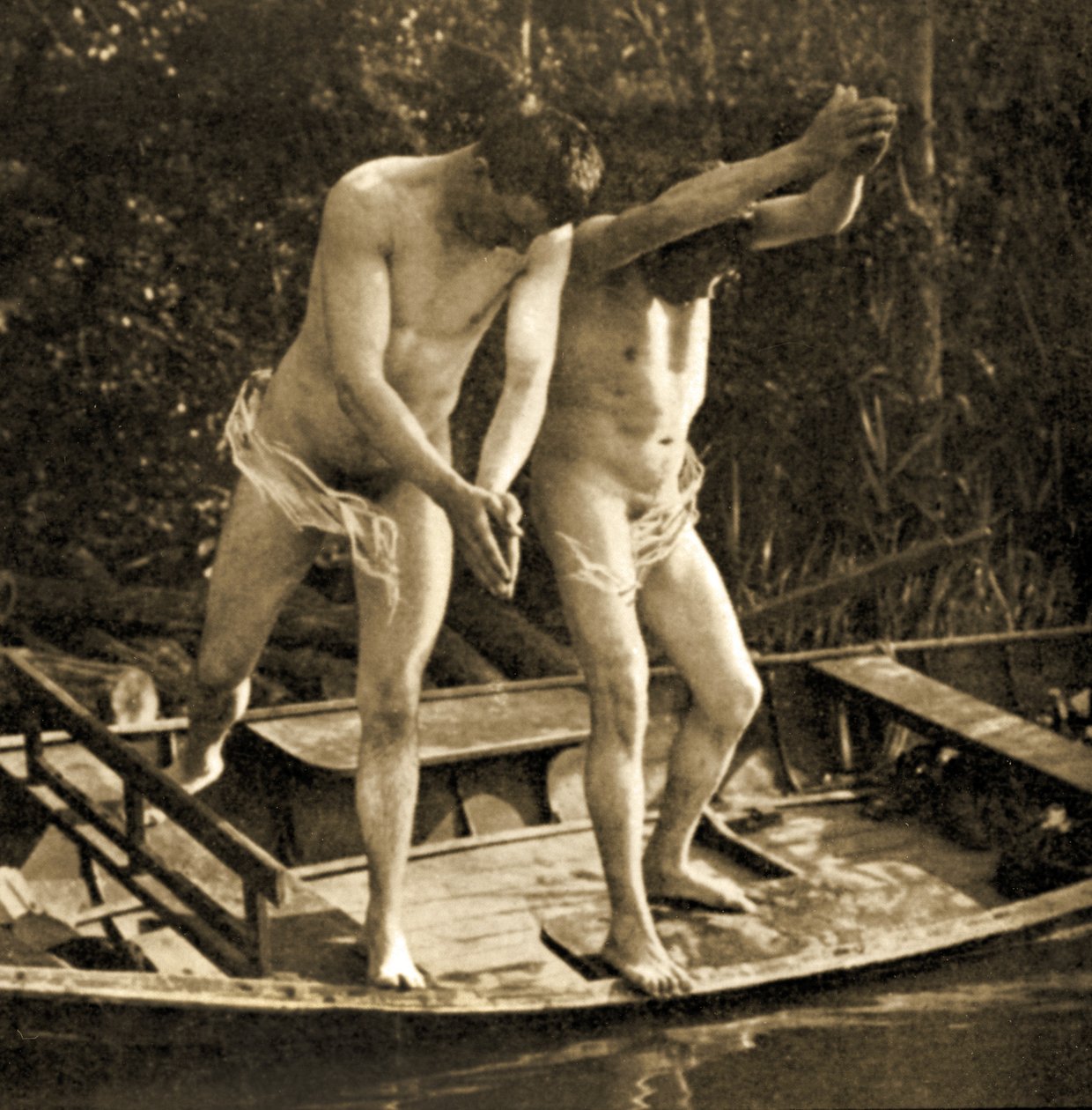 Mergulho de um barco a remos, c.1910 (foto sépia) de Unknown