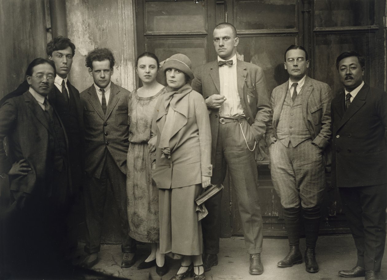 Retrato de Grupo (Tamiji Najito, Boris Pasternak, Sergei Eisenstein, Olga Trejakova, Lili Brik, Vladimir Maiakovski e o Diplomata Soviético Voznesensky), Moscou, 1924 (impressão em prata de gelatina) de Unknown