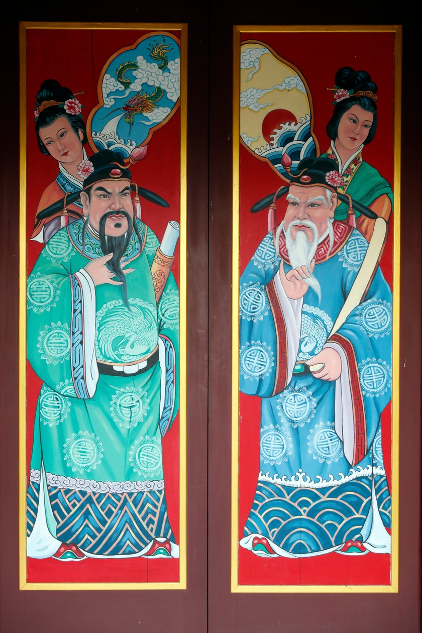 Hoi Tuong Te flor budista templo chinês. Porta de pintura. Phu Quoc. Vietnã. de Unknown