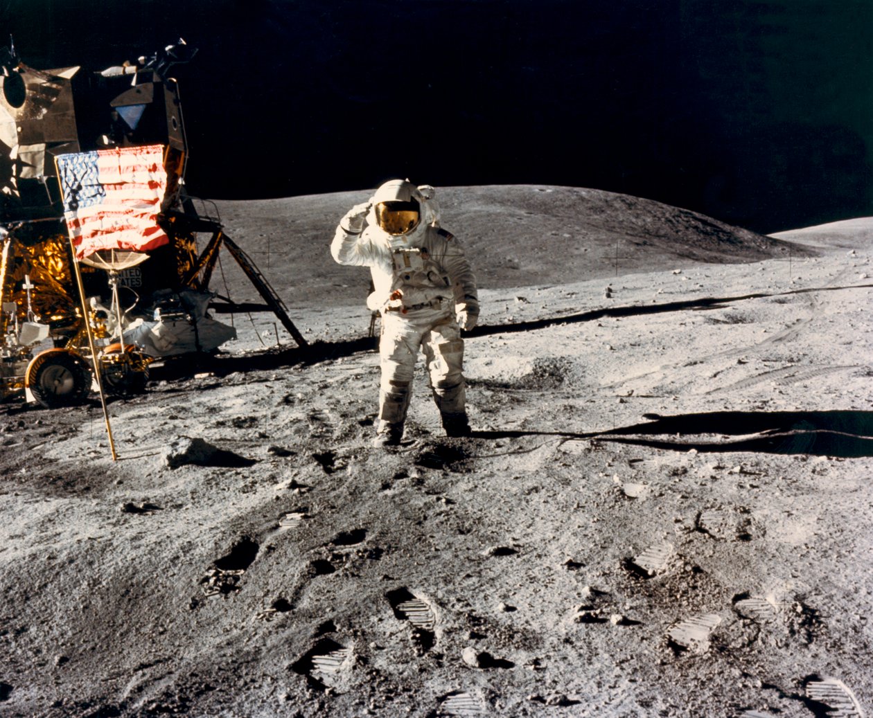 Saudação da Bandeira Lunar de Unknown