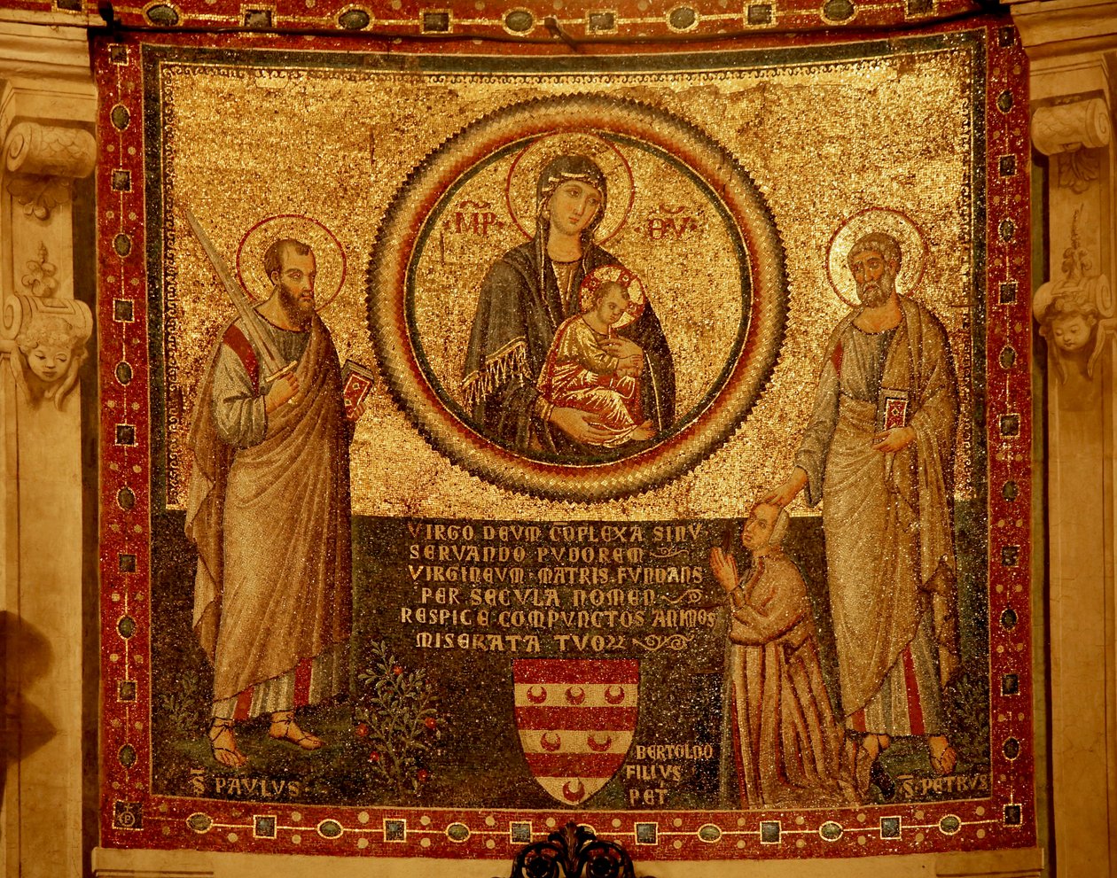 Mosaico na abside com a Virgem e o Menino, São Pedro e São Paulo de Unknown