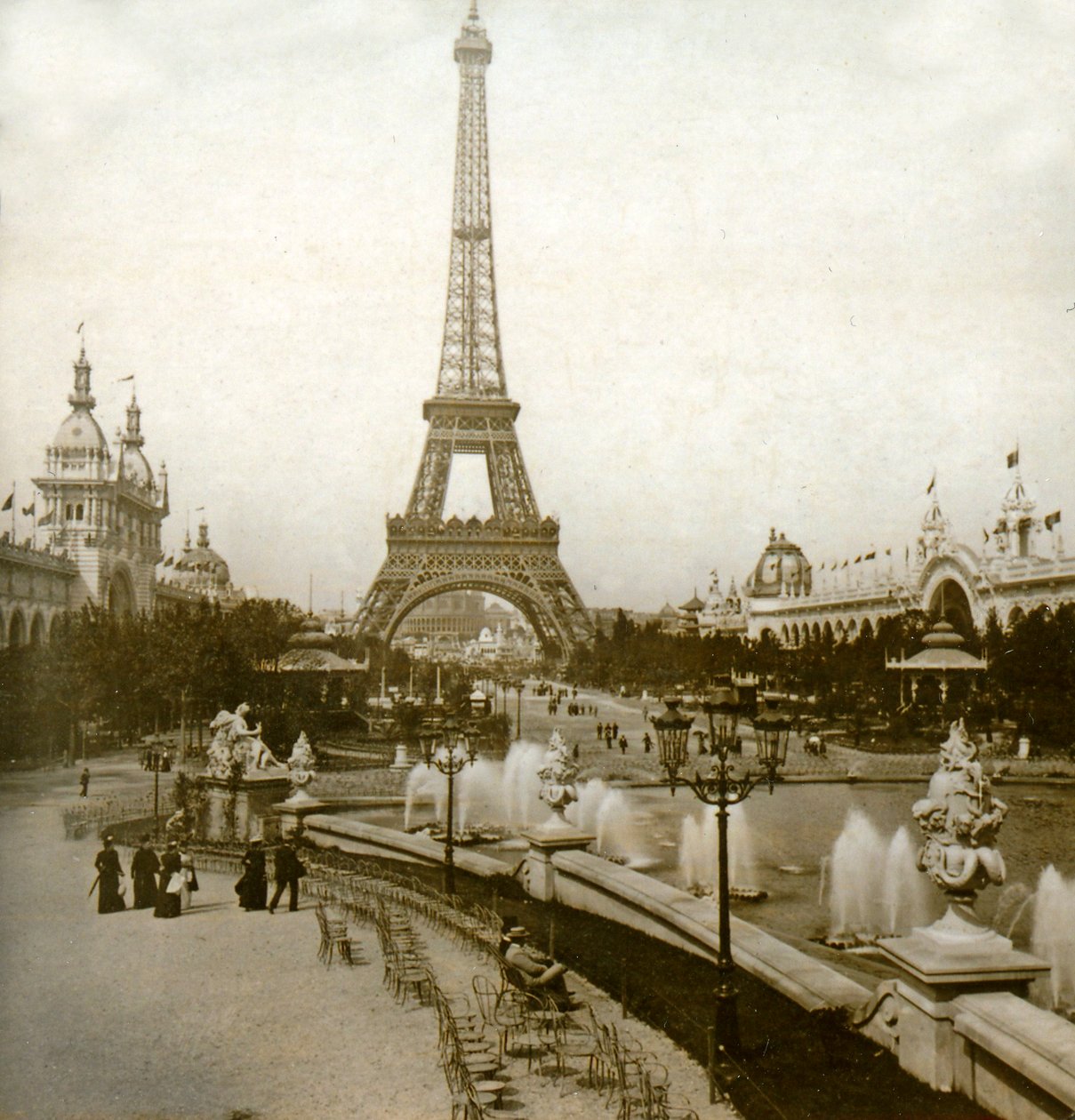 Vista, de, torre eiffel, e, campeão, de, marte, de, a, chateau, deau, paris, frança, 1900 de Unknown