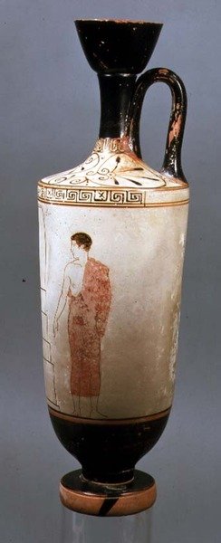 Lekythos sótão branco-chão decorados com um jovem vestido em um himation cinza, de Laurium, Attica, c.450-425 BC (cerâmica) (para verso ver 104791) de Achilles Painter