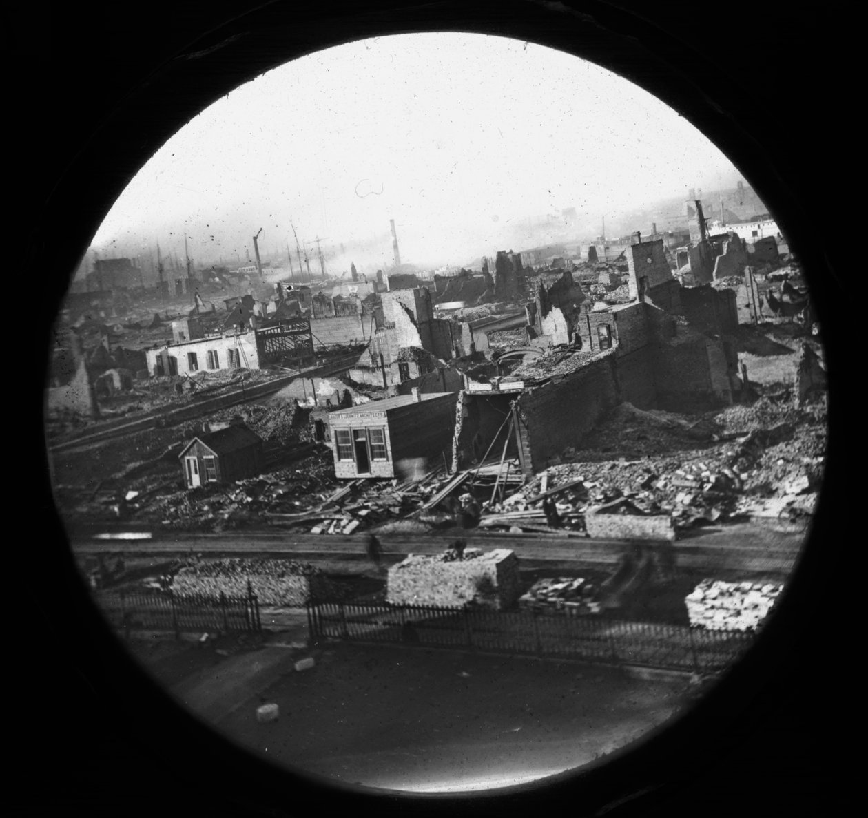 Vista noroeste do tribunal após o incêndio de Chicago de 1871 de American Photographer