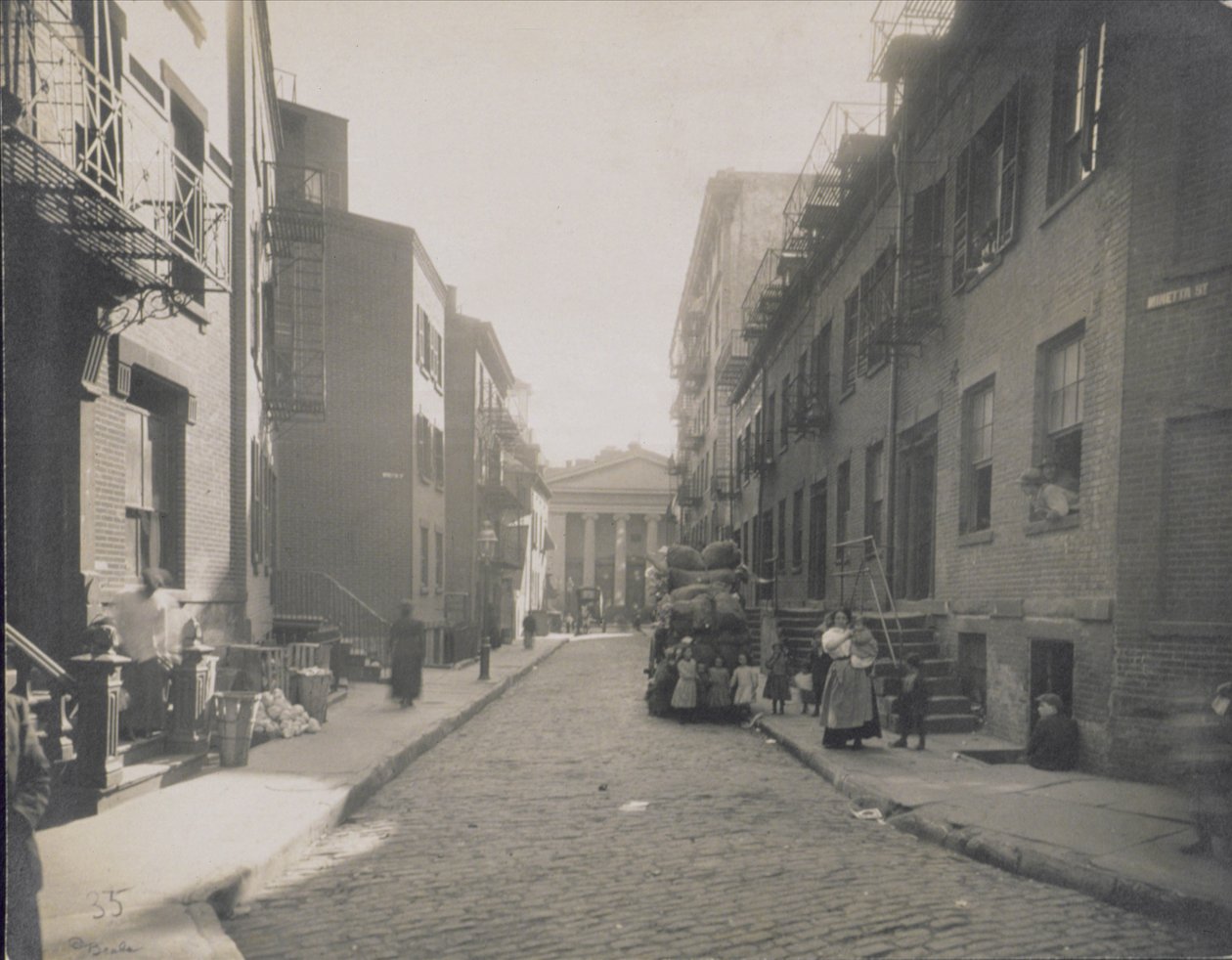 Cena de rua, Greenwich Village, Nova York, 1916-20 de American Photographer