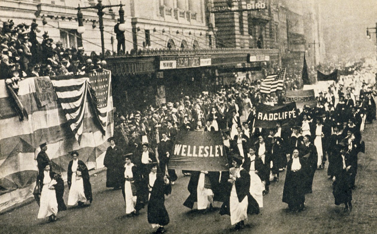 Desfile de Suffragette, fora do Teatro Adelphi, Nova York, 1910 de American Photographer