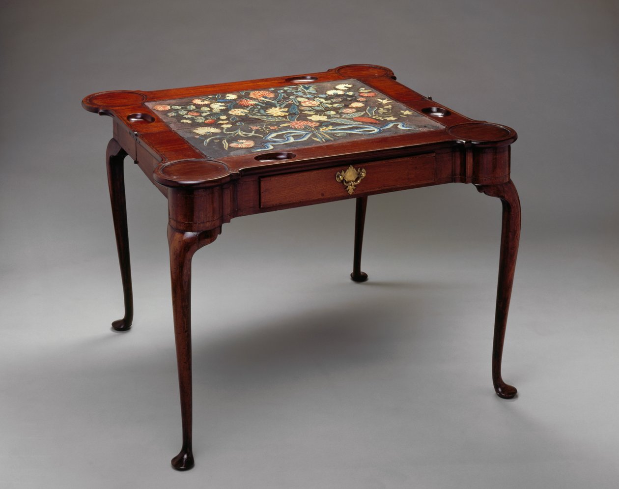 Mesa de cartas, 1730-60 (mogno e incrustações) de American School