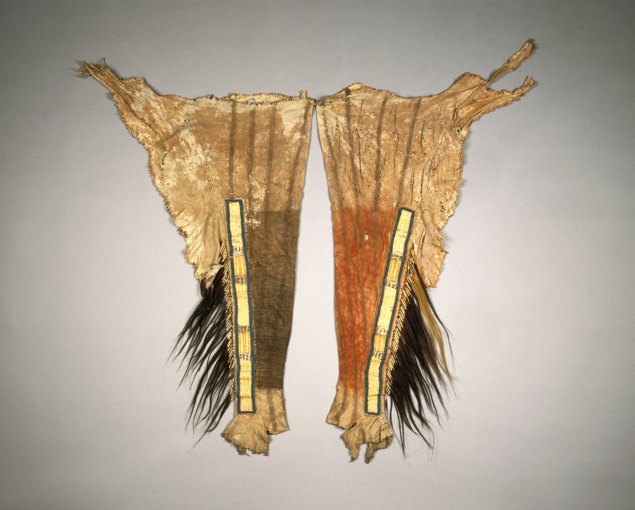 Par de Leggings para Chiefs War Dress, Sioux, Yantonai, 1801-33 de American School