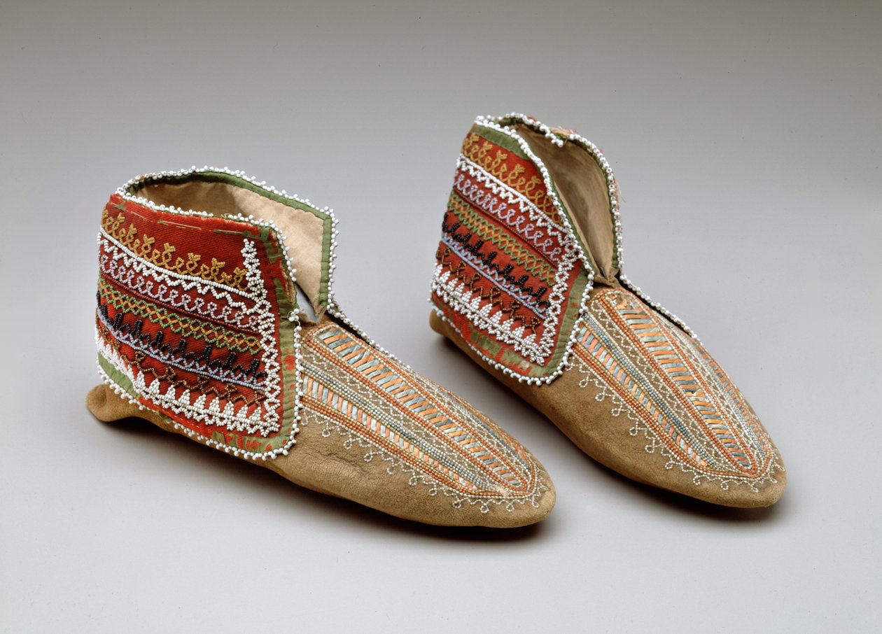 Par de mocassins, Iroquois, c.1830 de American School