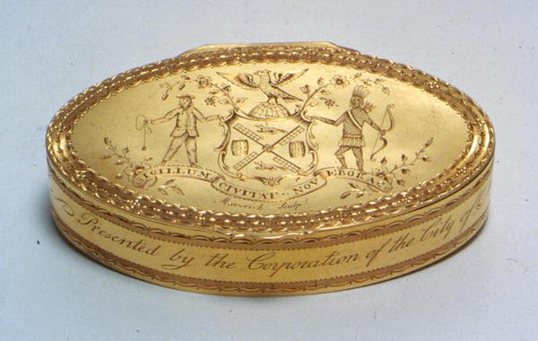 Caixa de apresentação, da cidade de Nova York, c.1779 (ouro) de American School