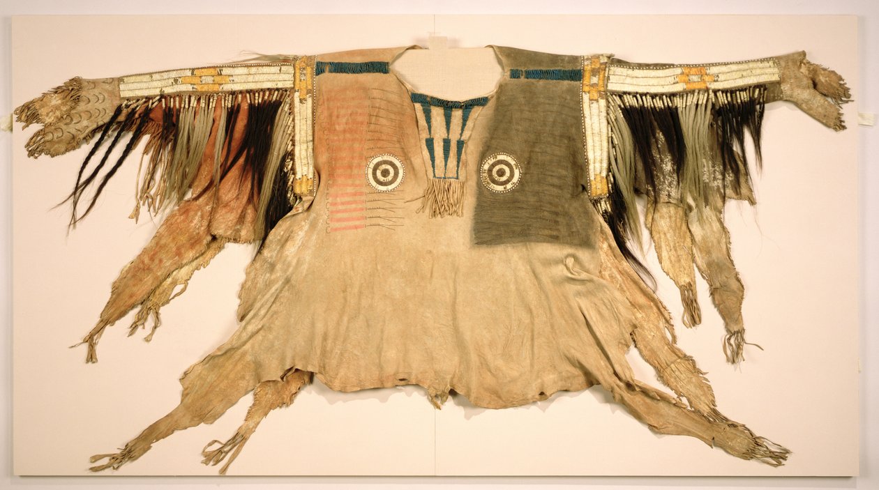 Camisa para o vestido de guerra dos chefes, Sioux, Yantonai, 1801-33 de American School