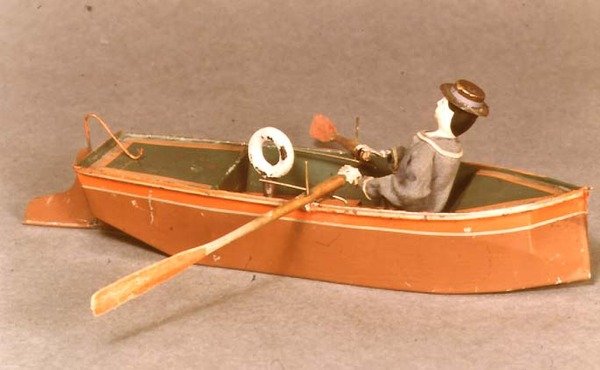 Barco de brinquedo e marinheiro, Ives, 1869 (madeira e metal) de American School