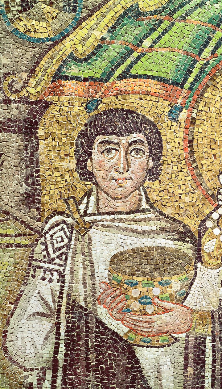 Imperatriz Theodora com sua corte de dois ministros e sete mulheres, c.547 AD (mosaico) (detalhe de 220592) de Byzantine School