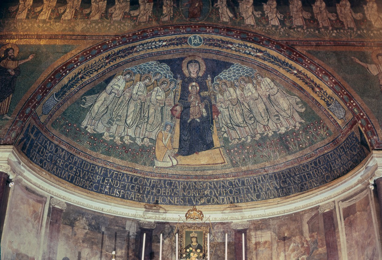 Papa Pascoal I (817-24) aos pés da Virgem e do Menino, da abside (mosaico) de Byzantine School