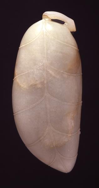 Máquina de lavar loiça em forma de folha de bananeira no caule, Ming tardio até ao início da dinastia Ching (jade nefrita verde celadon esculpida) (ver 142658) de Chinese School