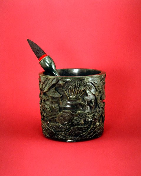 Escudo e escova de escultores, Período de Qianlong (1736-95) (jade nefrita) (ver também 394817) de Chinese School
