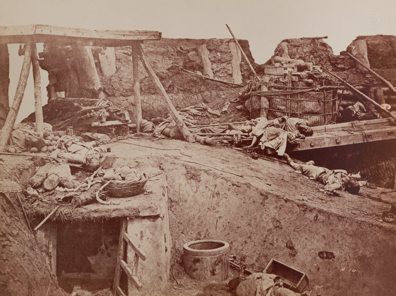 Um forte anglo-francês depois de uma batalha durante a segunda guerra da China, Pequim, 1860 de English Photographer