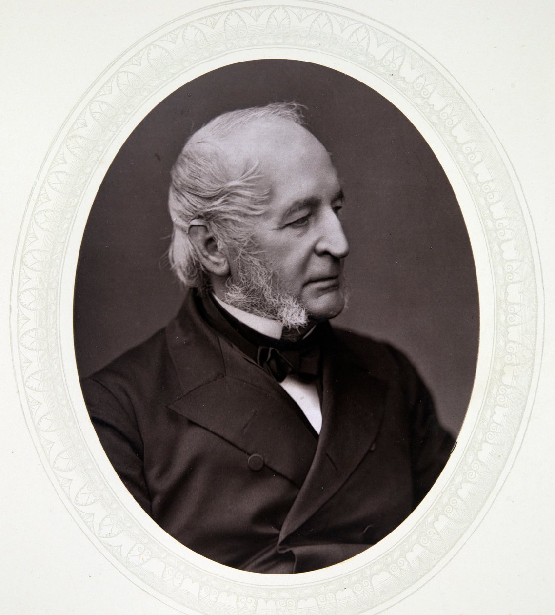 O direito Hon Spencer Horatio Walpole de English Photographer