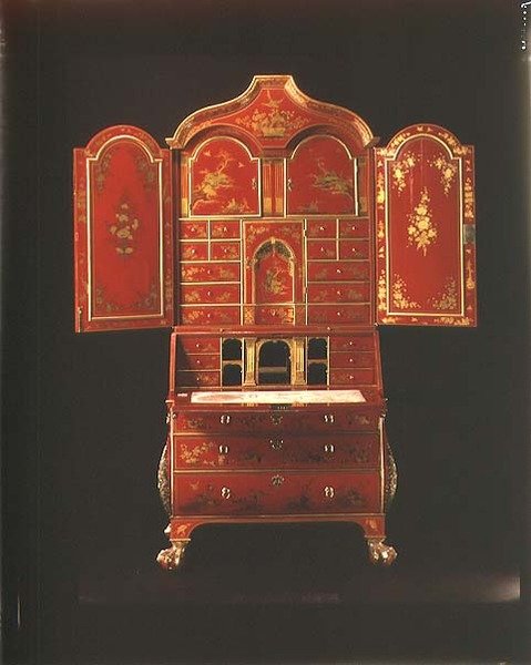 Estante de escritório com portas abertas, inglês, c.1700 (japanning vermelho) de English School