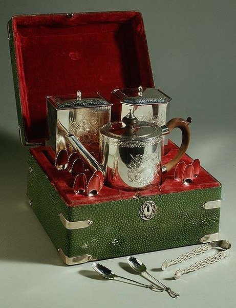 Conjunto de chá George III em estojo de couro, 1760-1820 (prateado) de English School