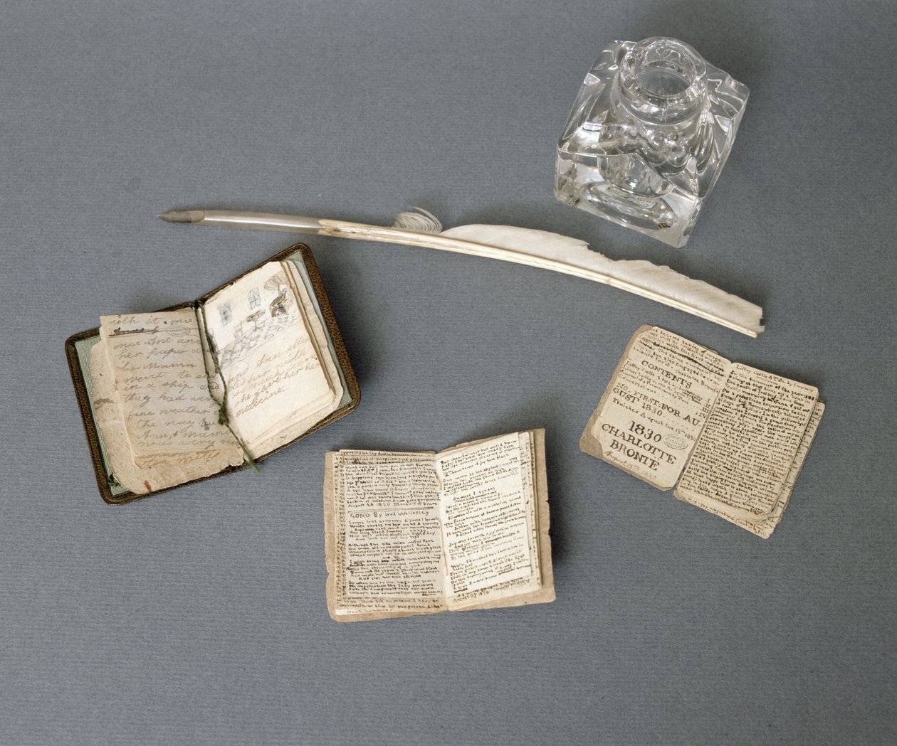 Pequenos livros das irmãs Bronte de English School