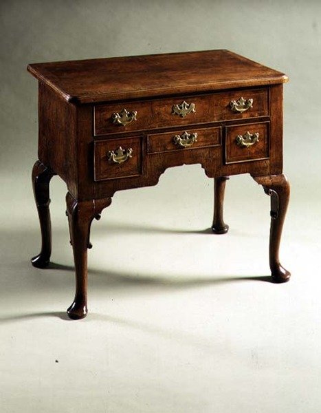 Lowboy, c.1710 (nogueira) de English School