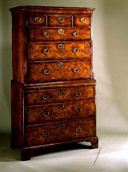 Queen Anne tallboy, c.1710 (nogueira) de English School