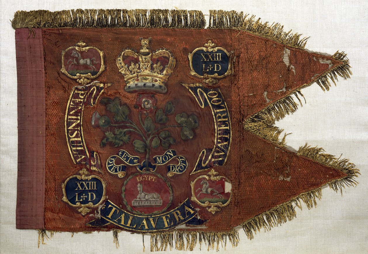 Guidon regimental do 23rd Light Dragoons, 1809 (tecido vermelho com bordados de ouro e borlas) de English School