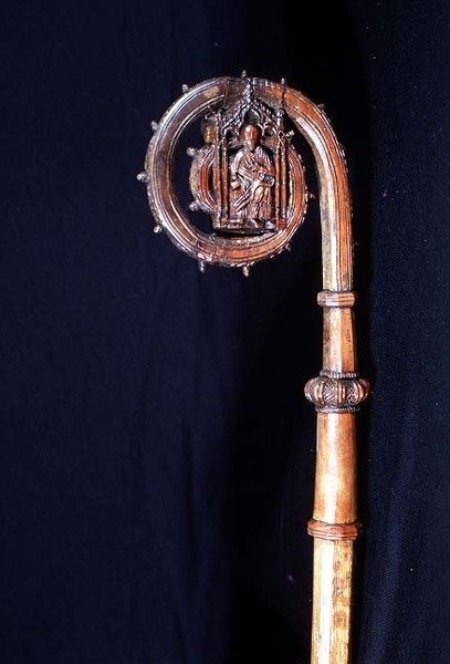 O Crozier Serbroke, 1450 (madeira) (ver também 44064) de English School