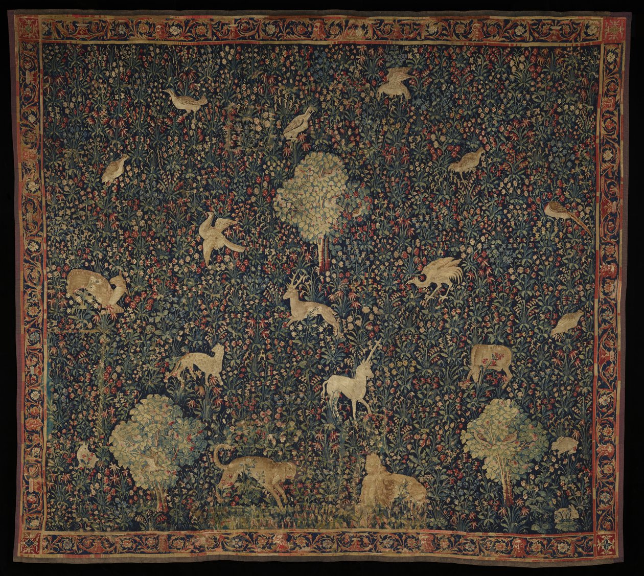 Tapeçaria Allegorical Millefleurs com animais, 1530-1545 (lã e seda) de Flemish School
