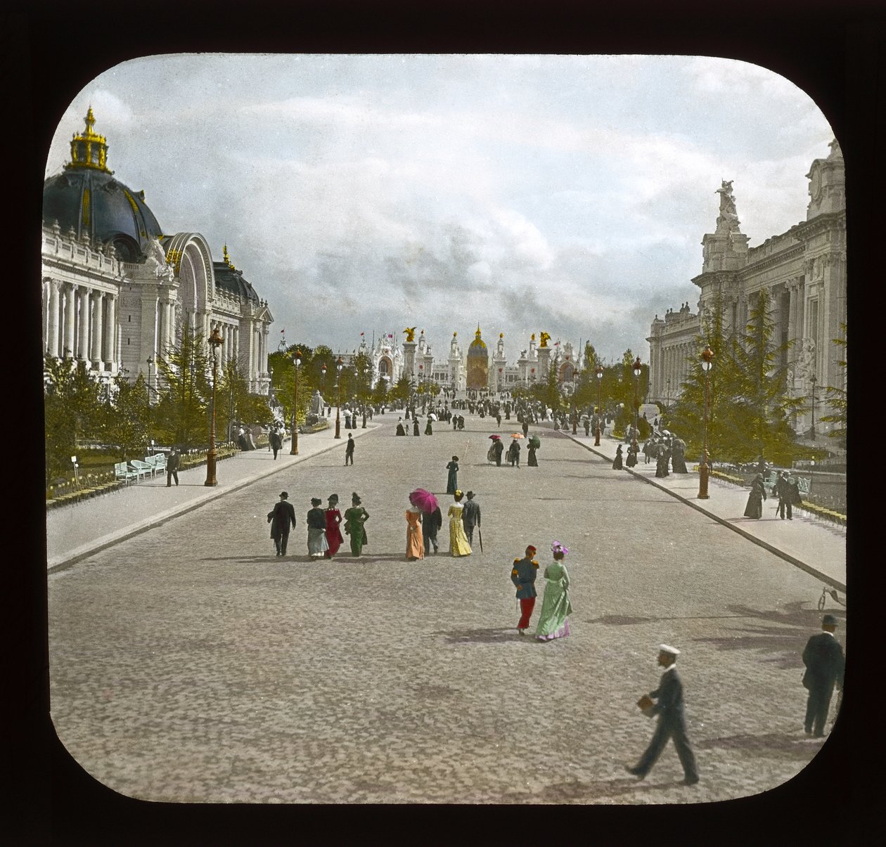 Exposição de Paris: Avenue Nicholas II, 1900 (lanterna) de French Photographer