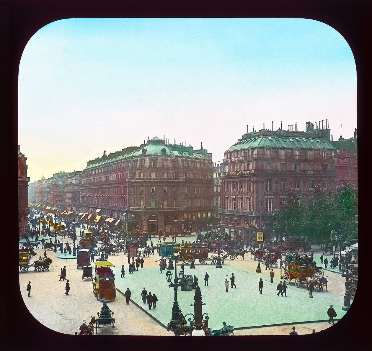 Exposição de Paris: Place de lOpera, 1900 (lanterna) de French Photographer