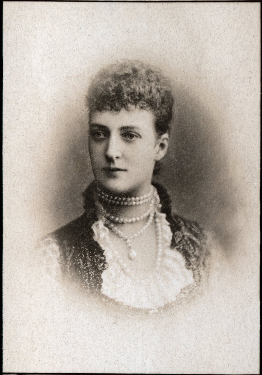 Retrato de Alexandra da Dinamarca (1844-1925), rainha consorte do Reino Unido. de French Photographer
